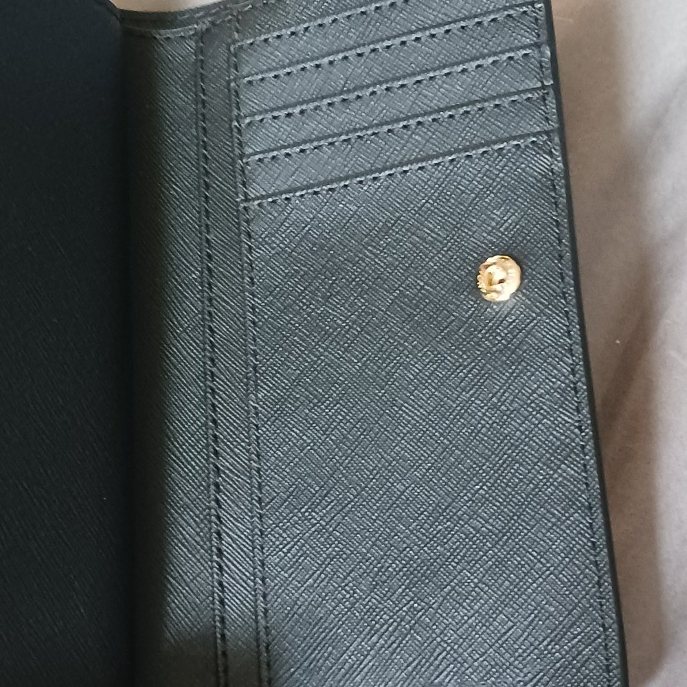 NWT! MICHAEL KORS WALLET - Picture 10 of 15